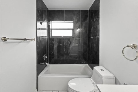 Casa en venta en Lutz, Florida, 4 dormitorios, 230.21 m2 № 1855975 - foto 16