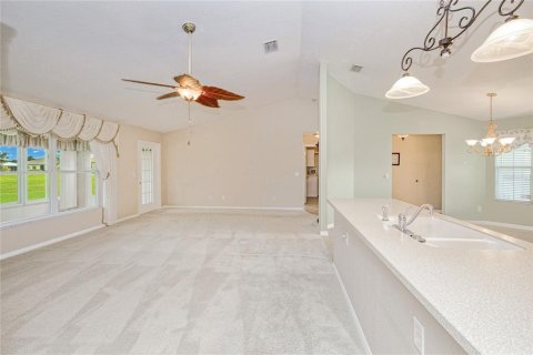 Villa ou maison à vendre à Punta Gorda, Floride: 3 chambres, 142.05 m2 № 1902822 - photo 15