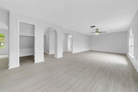 House in Riverview, Florida 4 bedrooms, 206.43 sq.m. № 1917320 - photo 16
