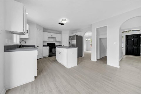 House in Riverview, Florida 4 bedrooms, 206.43 sq.m. № 1917320 - photo 17