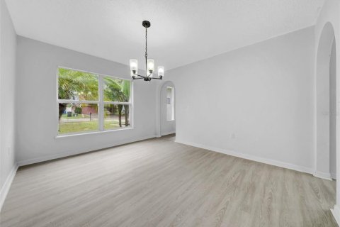House in Riverview, Florida 4 bedrooms, 206.43 sq.m. № 1917320 - photo 12