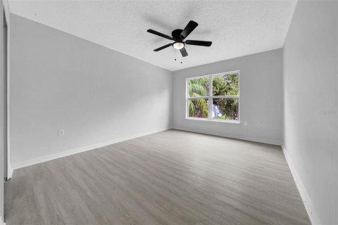 House in Riverview, Florida 4 bedrooms, 206.43 sq.m. № 1917320 - photo 28