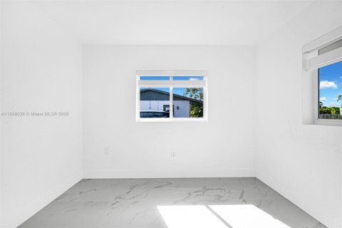 House in Miami Gardens, Florida 4 bedrooms, 94.02 sq.m. № 1882251 - photo 20