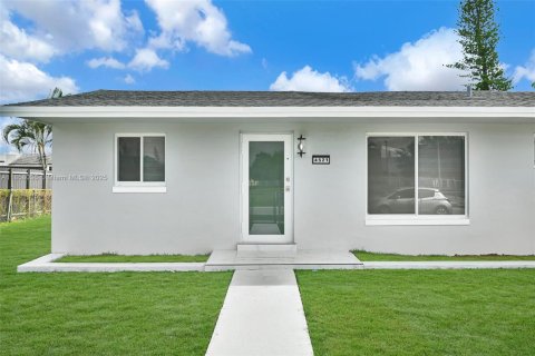 House in Miami Gardens, Florida 4 bedrooms, 94.02 sq.m. № 1882251 - photo 7
