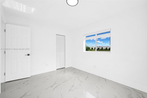 House in Miami Gardens, Florida 4 bedrooms, 94.02 sq.m. № 1882251 - photo 16