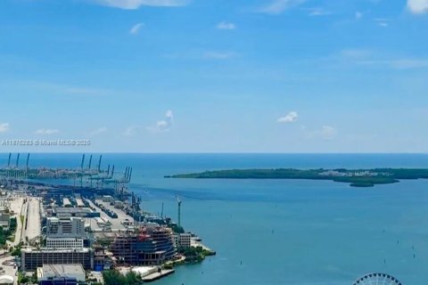 Condominio en venta en Miami, Florida, 1 dormitorio, 78.32 m2 № 1929472 - foto 1