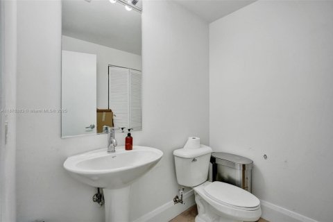 Condominio en venta en Miami, Florida, 1 dormitorio, 78.32 m2 № 1929472 - foto 15