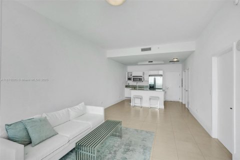 Condominio en venta en Miami, Florida, 1 dormitorio, 78.32 m2 № 1929472 - foto 13
