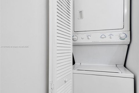 Condominio en venta en Miami, Florida, 1 dormitorio, 78.32 m2 № 1929472 - foto 16
