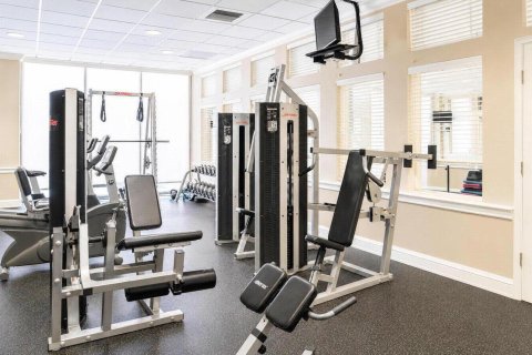 Condo in Pompano Beach, Florida, 1 bedroom № 2247624 - photo 10
