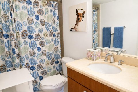 Condo in Pompano Beach, Florida, 1 bedroom № 2247624 - photo 8