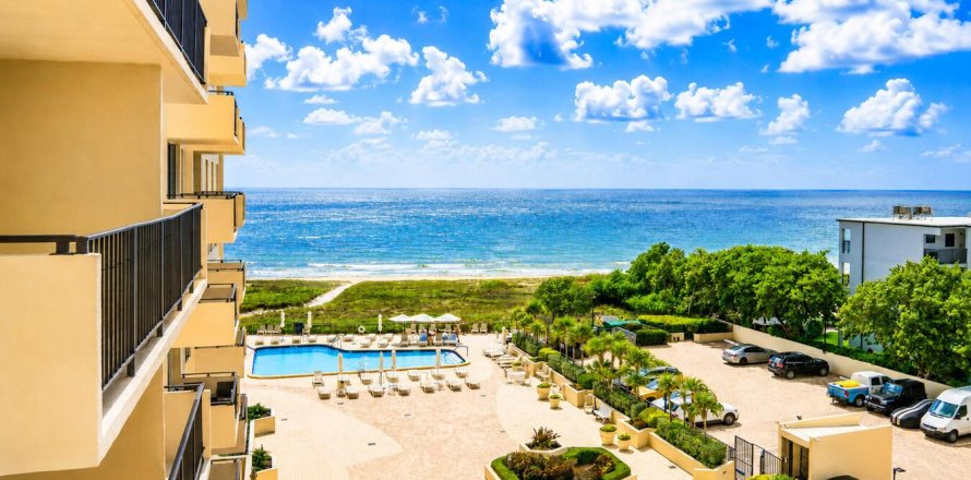 Condo in Pompano Beach, Florida, 1 bedroom № 2247624