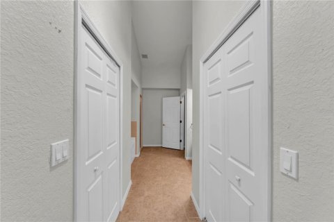 Condo in Lutz, Florida, 3 bedrooms  № 2112009 - photo 25