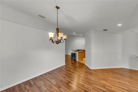 Condo in Lutz, Florida, 3 bedrooms  № 2112009 - photo 17