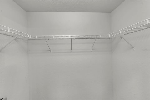 Condo in Lutz, Florida, 3 bedrooms  № 2112009 - photo 29