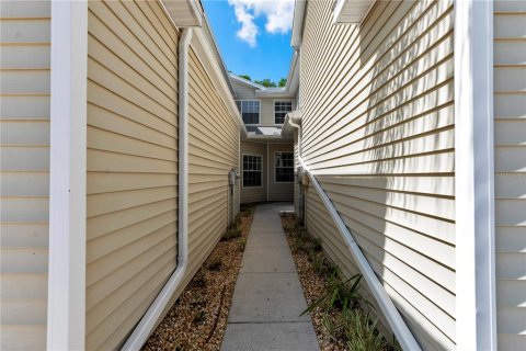 Condo in Lutz, Florida, 3 bedrooms  № 2112009 - photo 10