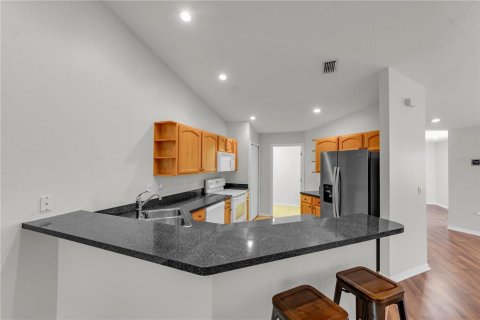 Condo in Lutz, Florida, 3 bedrooms  № 2112009 - photo 4