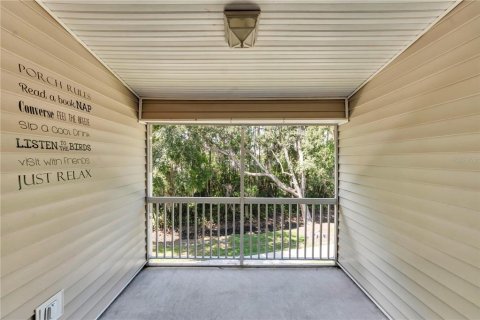 Condo in Lutz, Florida, 3 bedrooms  № 2112009 - photo 27