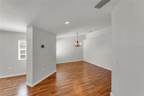 Condo in Lutz, Florida, 3 bedrooms  № 2112009 - photo 18