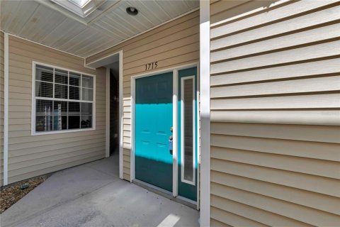 Condo in Lutz, Florida, 3 bedrooms  № 2112009 - photo 11