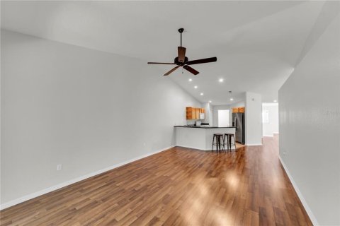 Condo in Lutz, Florida, 3 bedrooms  № 2112009 - photo 24