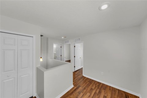 Condo in Lutz, Florida, 3 bedrooms  № 2112009 - photo 14