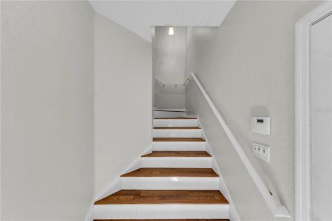 Condo in Lutz, Florida, 3 bedrooms  № 2112009 - photo 12