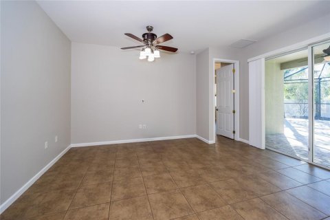 Villa ou maison à louer à Land O' Lakes, Floride: 4 chambres, 211.26 m2 № 1849875 - photo 28