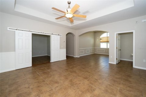 Villa ou maison à louer à Land O' Lakes, Floride: 4 chambres, 211.26 m2 № 1849875 - photo 13