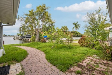 Villa ou maison à vendre à Tampa, Floride: 3 chambres, 153.85 m2 № 2314629 - photo 11