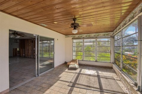 Villa ou maison à vendre à Tampa, Floride: 3 chambres, 153.85 m2 № 2314629 - photo 10