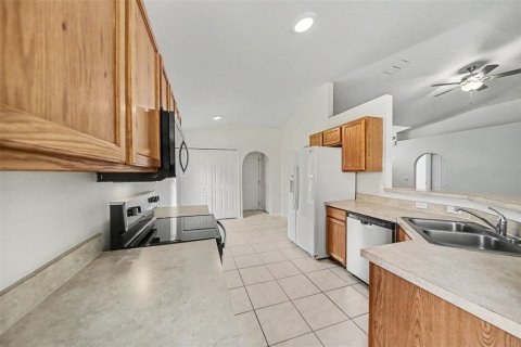 House in Sanford, Florida 3 bedrooms, 136.1 sq.m. № 2102588 - photo 4