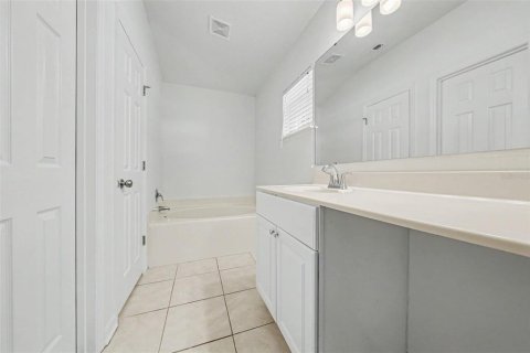 House in Sanford, Florida 3 bedrooms, 136.1 sq.m. № 2102588 - photo 10