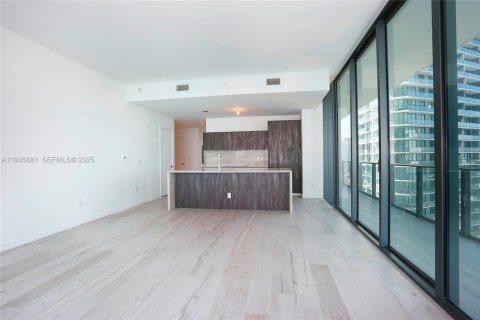 Condominio en alquiler en Miami, Florida, 3 dormitorios, 153.2 m2 № 1993807 - foto 7