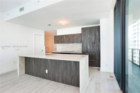Condominio en alquiler en Miami, Florida, 3 dormitorios, 153.2 m2 № 1993807 - foto 8