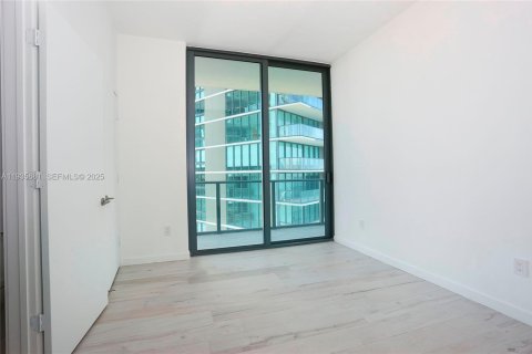 Condominio en alquiler en Miami, Florida, 3 dormitorios, 153.2 m2 № 1993807 - foto 11