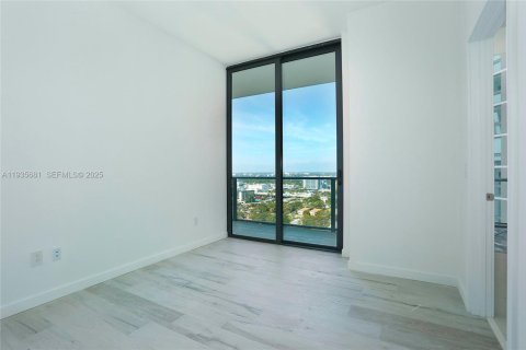 Condominio en alquiler en Miami, Florida, 3 dormitorios, 153.2 m2 № 1993807 - foto 13