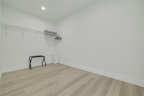 Casa en venta en Port Richey, Florida, 4 dormitorios, 269.42 m2 № 2421981 - foto 24