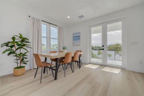 Casa en venta en Port Richey, Florida, 4 dormitorios, 269.42 m2 № 2421981 - foto 6