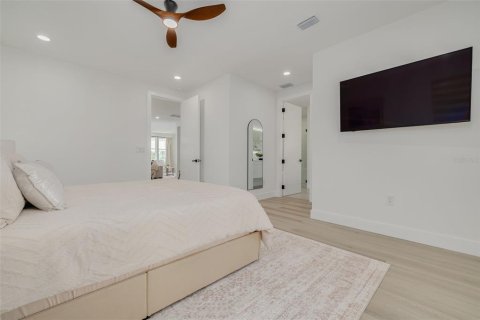 Casa en venta en Port Richey, Florida, 4 dormitorios, 269.42 m2 № 2421981 - foto 21