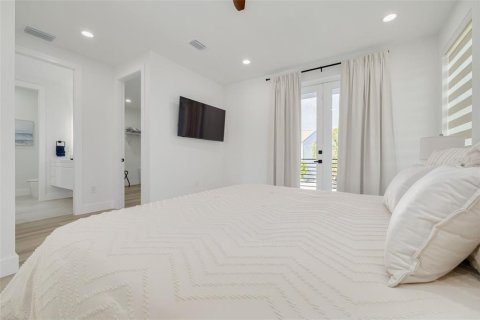 Casa en venta en Port Richey, Florida, 4 dormitorios, 269.42 m2 № 2421981 - foto 19