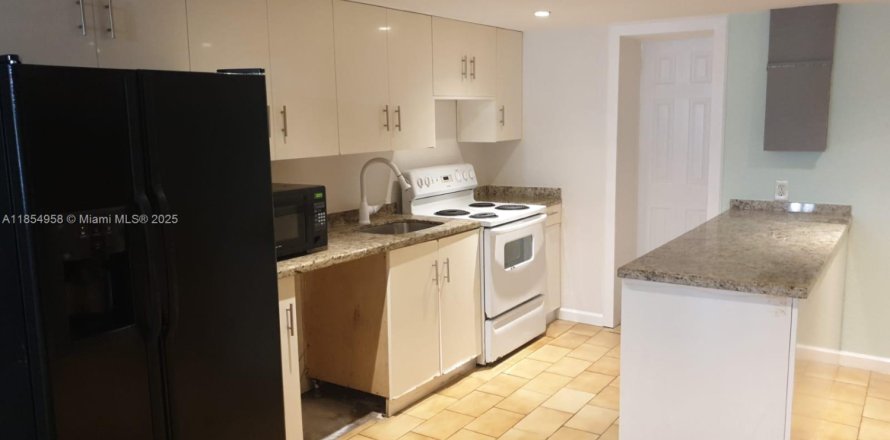 Villa ou maison à North Miami, Floride 1 chambre, 67.82 m2 № 1872380