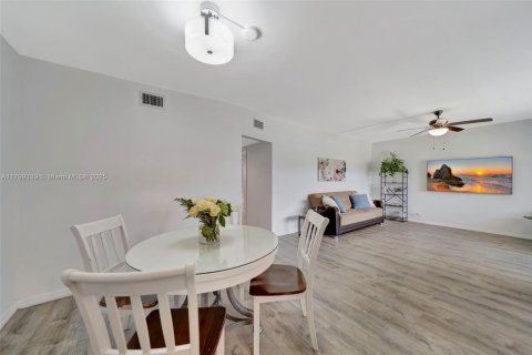 Condominio en venta en Pompano Beach, Florida, 2 dormitorios, 102.19 m2 № 1713192 - foto 8