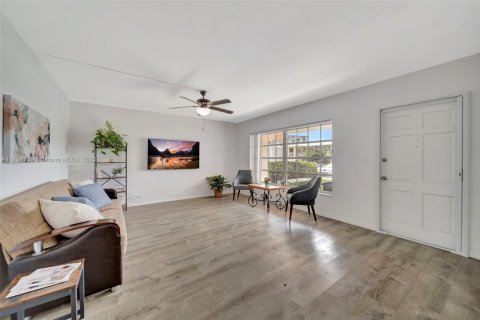 Condominio en venta en Pompano Beach, Florida, 2 dormitorios, 102.19 m2 № 1713192 - foto 3