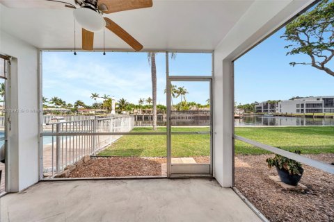 Condominio en venta en Pompano Beach, Florida, 2 dormitorios, 102.19 m2 № 1713192 - foto 13