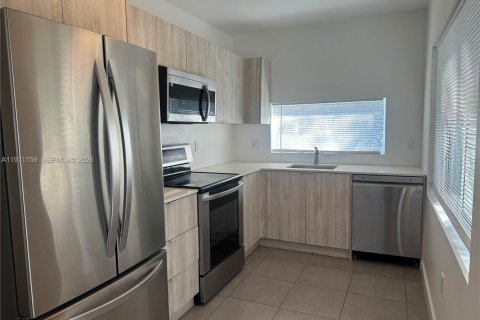 Casa en venta en Hollywood, Florida, 3 dormitorios, 92.9 m2 № 2032403 - foto 14