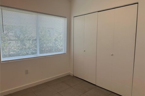 Casa en venta en Hollywood, Florida, 3 dormitorios, 92.9 m2 № 2032403 - foto 9