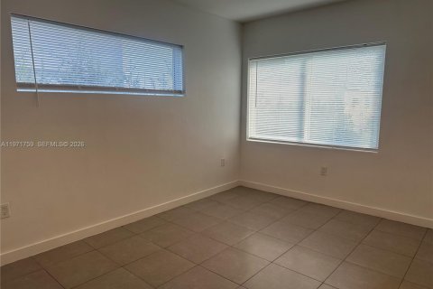 Casa en venta en Hollywood, Florida, 3 dormitorios, 92.9 m2 № 2032403 - foto 16