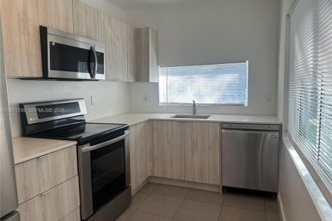 Casa en venta en Hollywood, Florida, 3 dormitorios, 92.9 m2 № 2032403 - foto 12