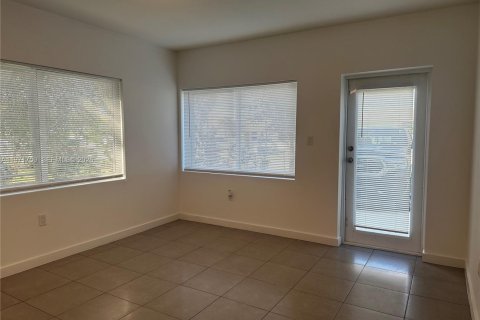 Casa en venta en Hollywood, Florida, 3 dormitorios, 92.9 m2 № 2032403 - foto 10